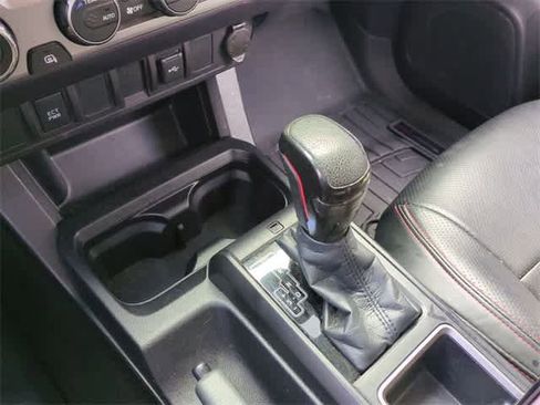 Used 2021 Toyota Tacoma SR image 33