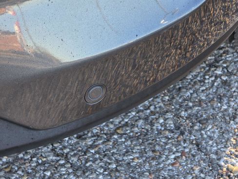 Used 2020 Ford Escape Titanium image 33