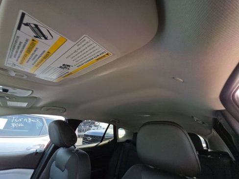 Used 2025 Chevrolet Trax LT w/ LT Convenience Package image 13