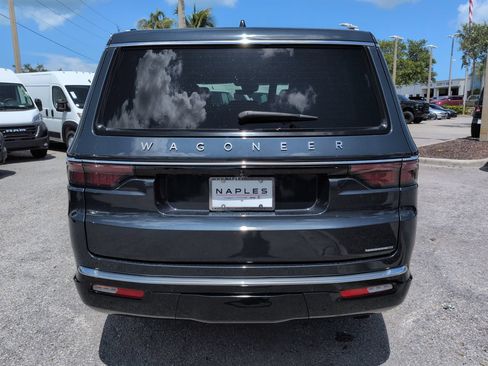 Used 2024 Jeep Wagoneer Series III w/ Premium Group I AWD/4WD image 6