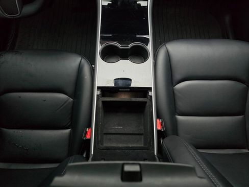 Used 2020 Tesla Model Y Long Range image 23