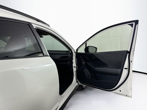 Used 2024 Subaru Crosstrek 2.0i Premium image 31