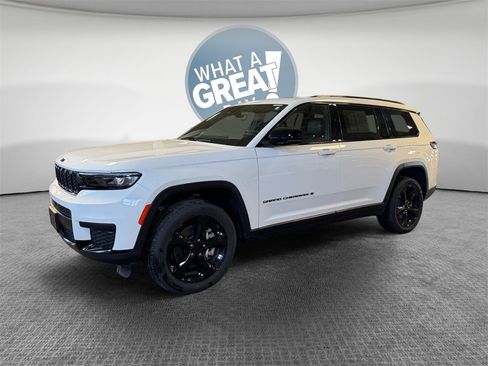 Used 2023 Jeep Grand Cherokee L Laredo image 8