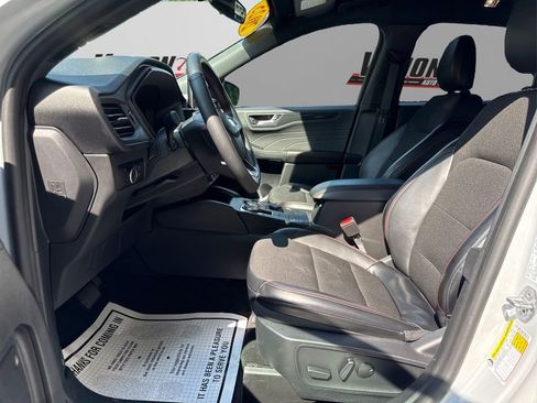 Used 2025 Ford Escape ST-Line image 9