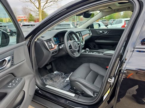 Used 2025 Volvo V60 B5 Cross Country Plus AWD/4WD image 12