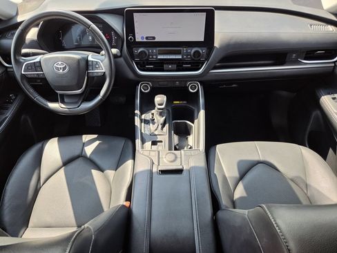 Used 2025 Toyota Grand Highlander FWD image 13