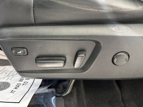 Used 2019 Toyota Tundra Platinum AWD/4WD image 17