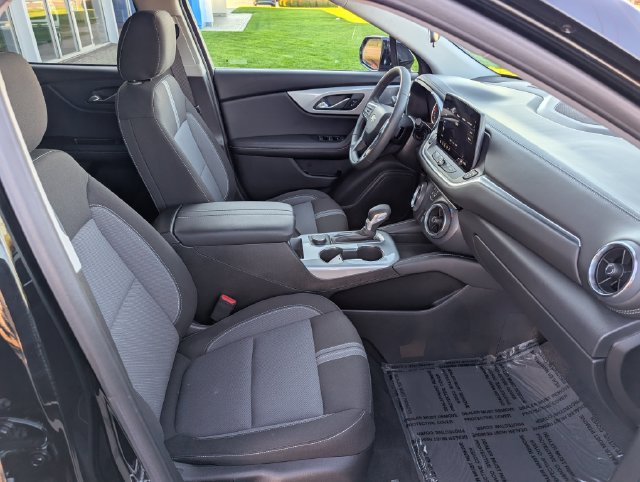 Used 2023 Chevrolet Blazer LT w/ Driver Confidence Package AWD/4WD image 4