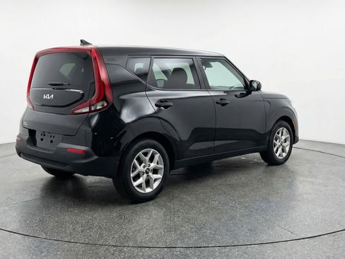 Used 2025 Kia Soul LX w/ LX Technology Package image 9