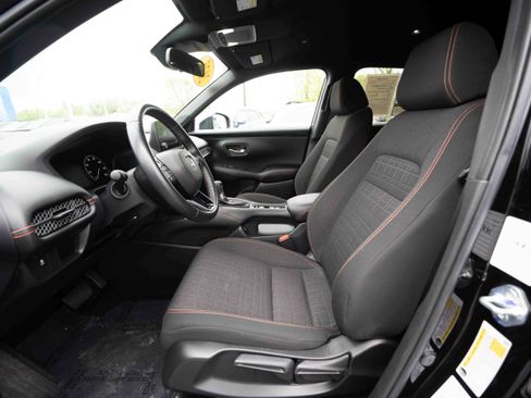 Used 2025 Honda HR-V Sport image 9