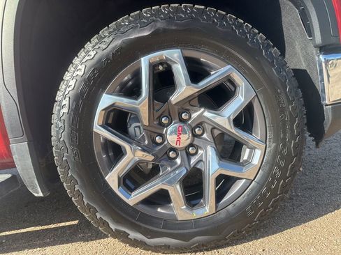 Used 2026 GMC Sierra 1500 SLT AWD/4WD image 11