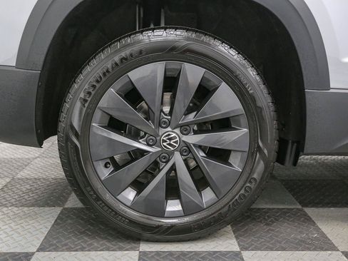 Certified 2024 Volkswagen Taos S FWD image 17