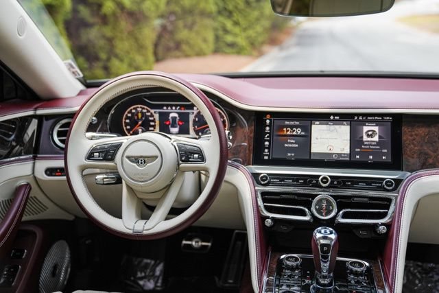 Used 2022 Bentley Flying Spur V8 AWD/4WD image 26