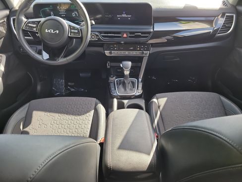 Used 2025 Kia Seltos S FWD image 15