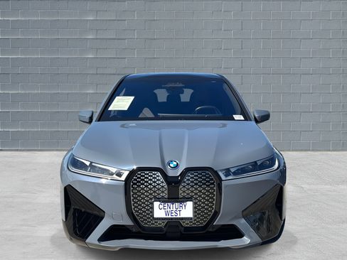 Used 2022 BMW iX xDrive50 w/ Premium Package image 2