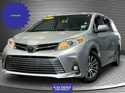 Used 2019 Toyota Sienna XLE