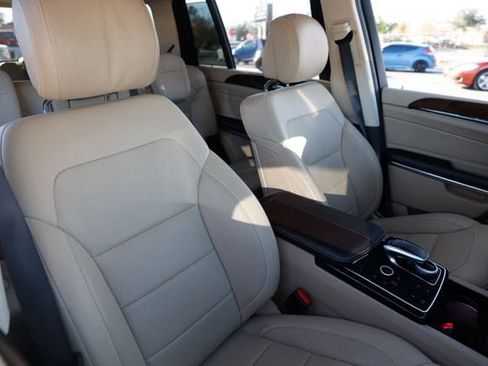Used 2017 Mercedes-Benz GLS 550 4MATIC image 19