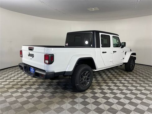 New 2025 Jeep Gladiator Sport image 6