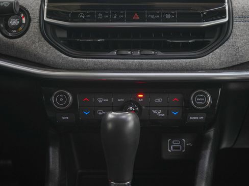 Used 2022 Jeep Compass Latitude w/ Convenience Group AWD/4WD image 16