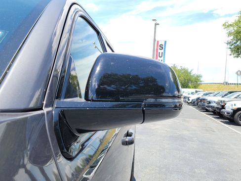 Used 2024 Jeep Wagoneer Series II AWD/4WD image 4