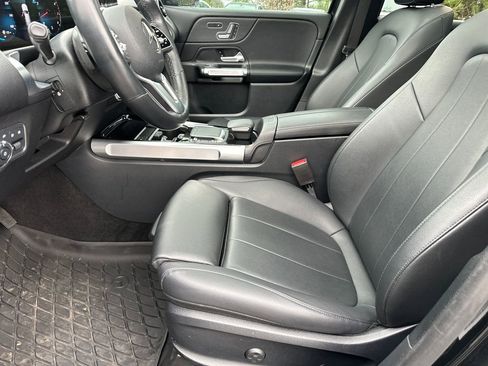Used 2023 Mercedes-Benz GLB 250 4MATIC image 18