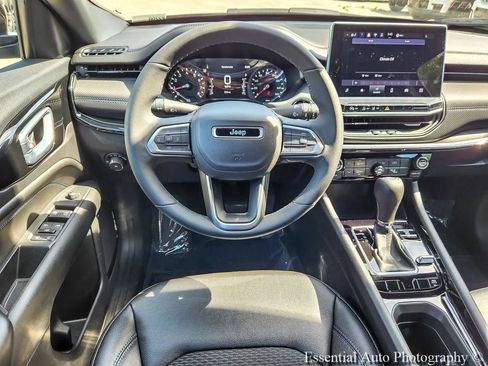 Certified 2026 Jeep Compass Latitude AWD/4WD image 13