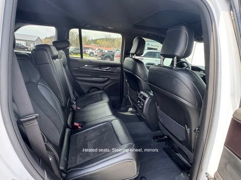 Used 2023 Jeep Grand Cherokee Altitude AWD/4WD image 19