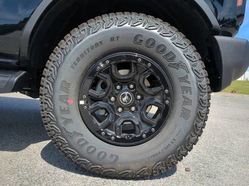 New 2026 Ford Bronco Outer Banks w/ Sasquatch Package AWD/4WD image 11