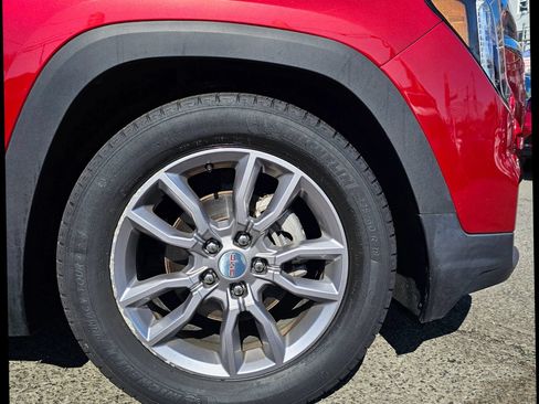 Used 2022 GMC Terrain SLT FWD image 34