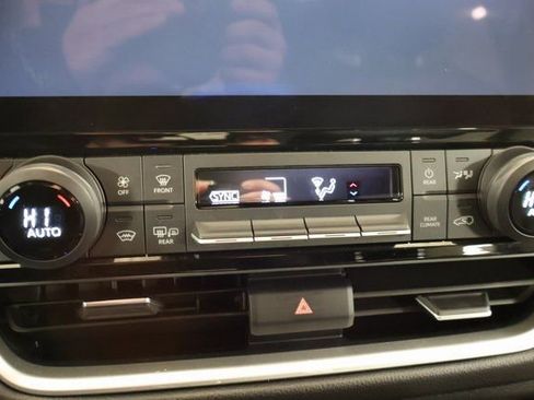 Used 2024 Toyota Grand Highlander XLE image 21