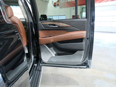Used 2015 Cadillac Escalade ESV Premium image 27