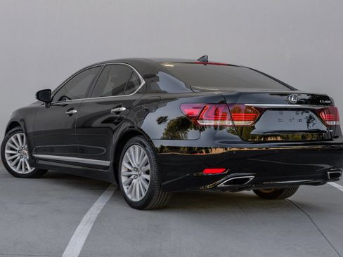 Used 2014 Lexus LS 460 AWD w/ Comfort Package image 16