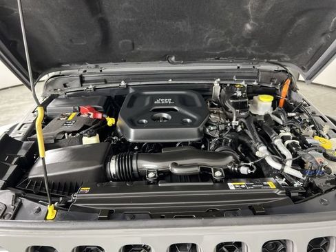 Used 2022 Jeep Wrangler Unlimited Rubicon 4xe AWD/4WD image 30