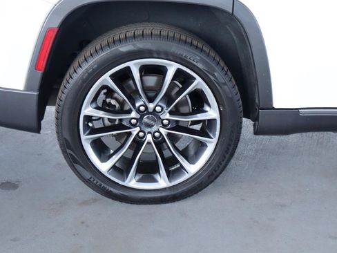 Used 2022 Jeep Wagoneer Series III w/ Premium Group I RWD image 5