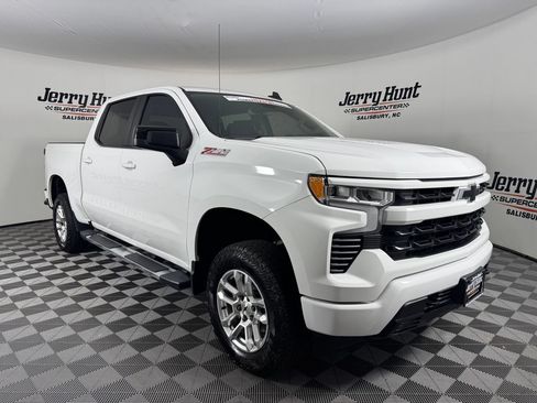 Used 2022 Chevrolet Silverado 1500 RST w/ Z71 Off-Road Package AWD/4WD image 5