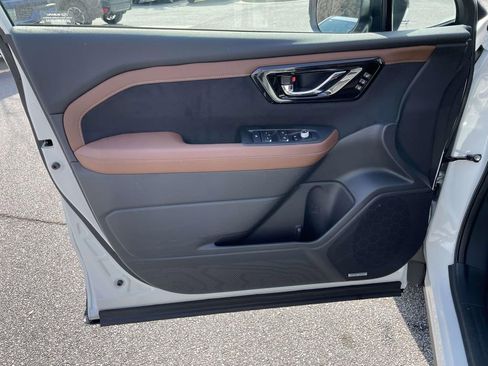 Used 2026 Subaru Forester Touring image 15