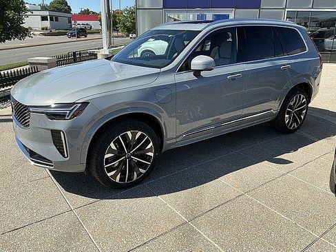 New 2026 Volvo XC90 T8 Plus w/ Protection Package AWD/4WD image 11