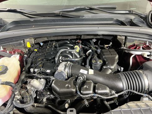 Used 2023 Jeep Grand Cherokee L Limited AWD/4WD image 32
