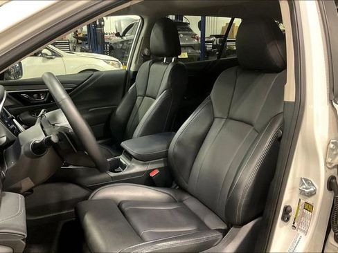 Used 2025 Subaru Outback Limited AWD/4WD image 25