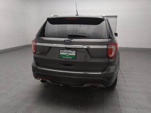 Used 2018 Ford Explorer XLT w/ Equipment Group 201A FWD image 7
