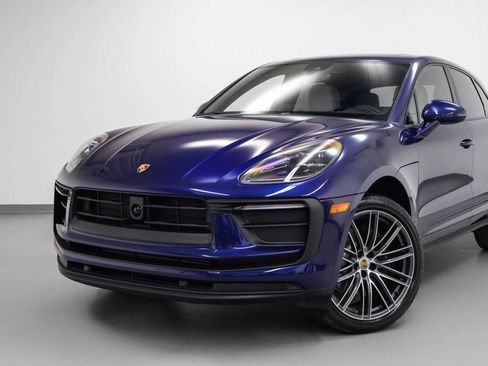 New 2025 Porsche Macan image 7