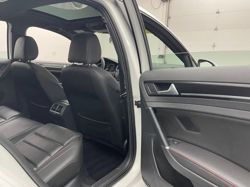 Used 2016 Volkswagen GTI Autobahn FWD image 34