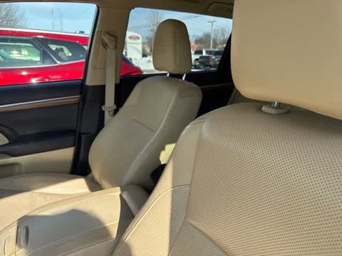 Used 2017 Toyota Highlander Limited Platinum image 7