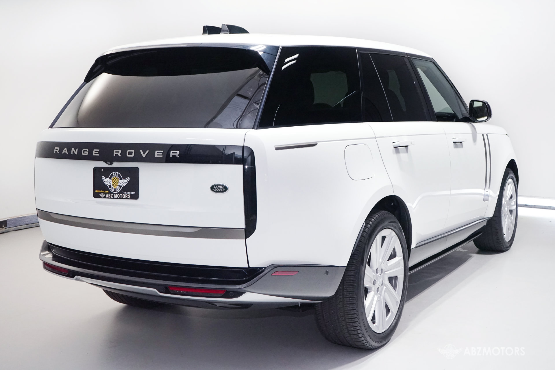 Used 2023 Land Rover Range Rover SE AWD/4WD image 5