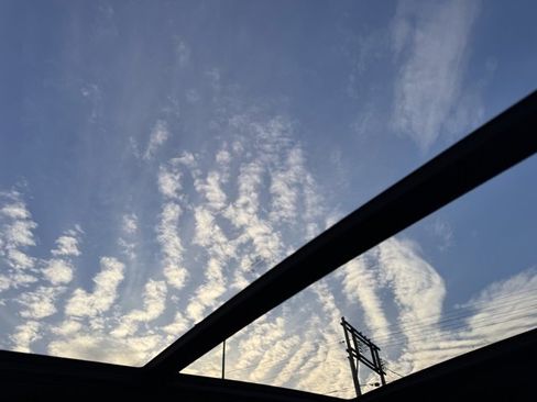 Used 2025 Chevrolet Suburban High Country image 32