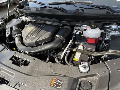 Used 2025 Chevrolet Traverse LT AWD/4WD image 29