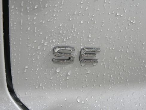 New 2026 Volkswagen Atlas Cross Sport SE image 18