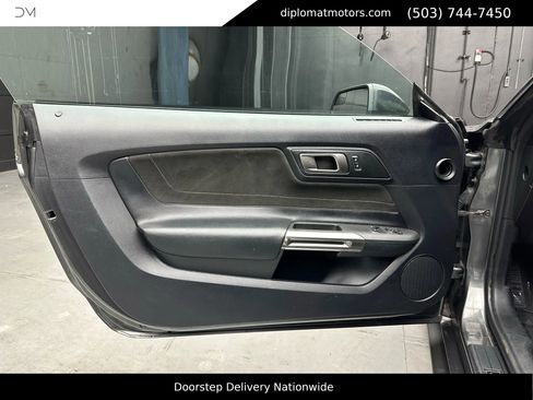 Used 2016 Ford Mustang Shelby GT350 w/ Technology Package image 36