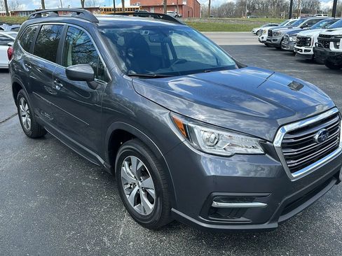 Used 2021 Subaru Ascent Premium w/ Convenience Package image 2