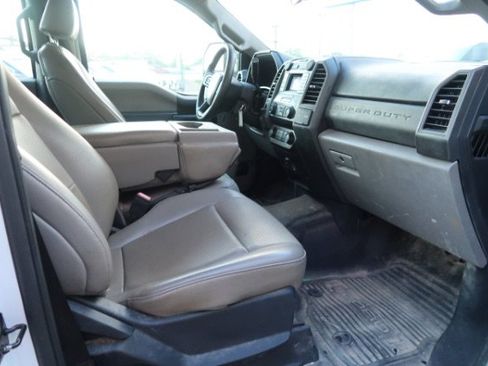 Used 2021 Ford F250 XL w/ Power Equipment Group RWD image 8